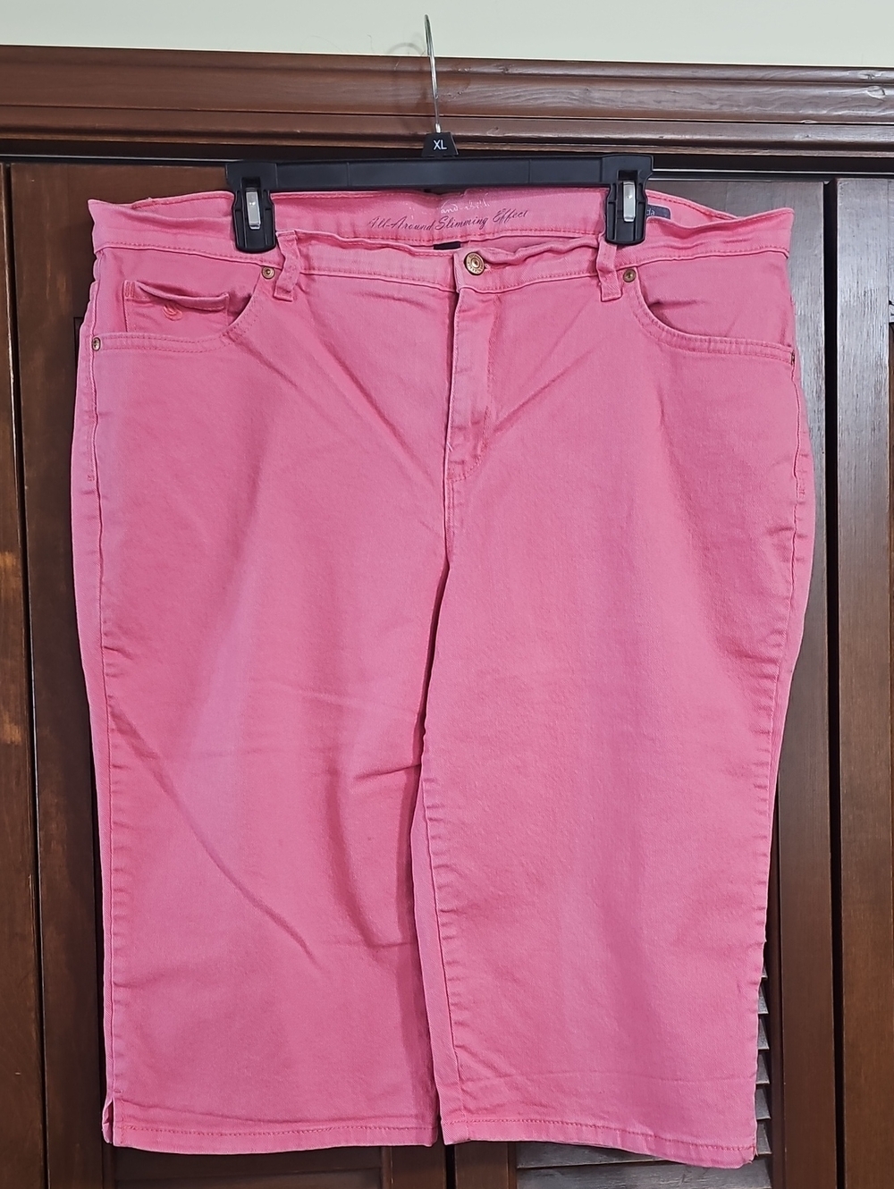 Gloria Vanderbilt Pink Cropped Stretch Denim Jeans